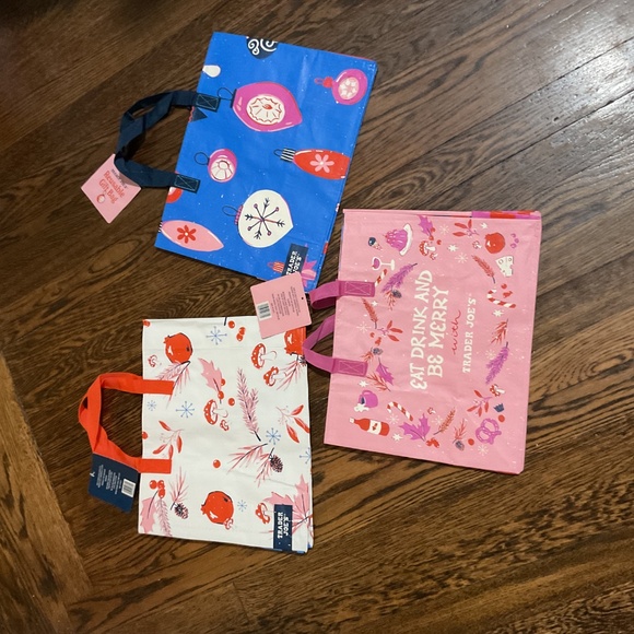 Trader Joe’s 2024 Limited Edition 3 mini totes - Picture 2 of 2